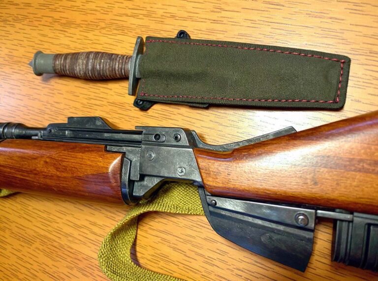 V42 V-42 Stiletto | WWII Combat Knife – Rare Blades for Collectors ...